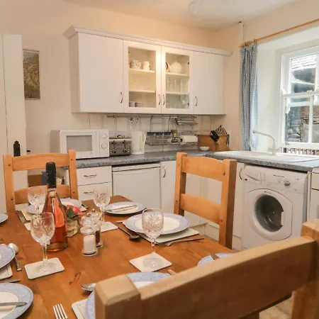 Red Lion Cottage Ambleside