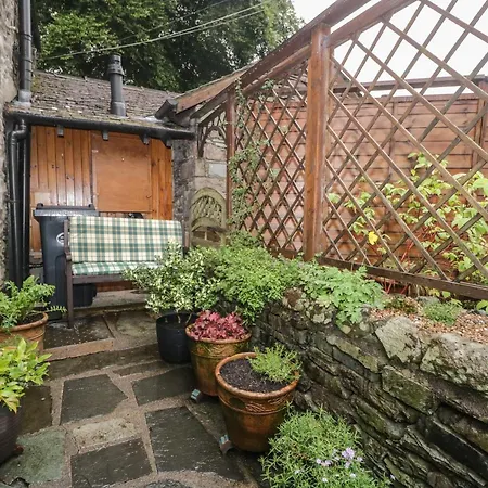 Red Lion Cottage * Ambleside